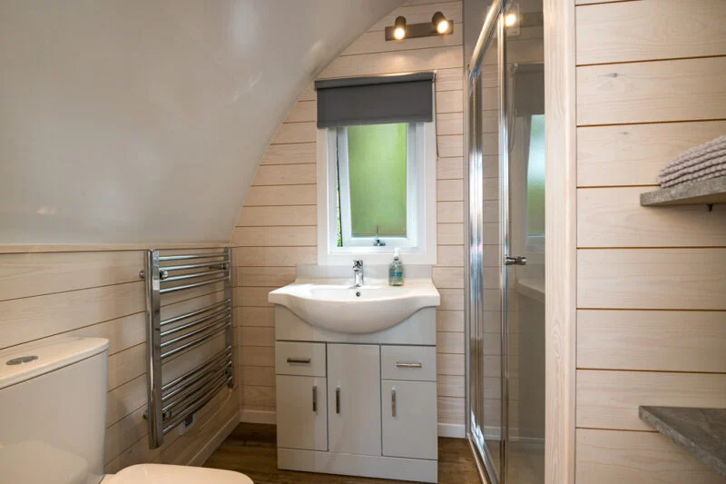 deluxe camping pod shower room