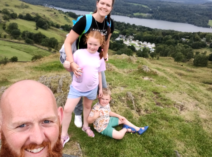 park cliffe hilltop family selfie