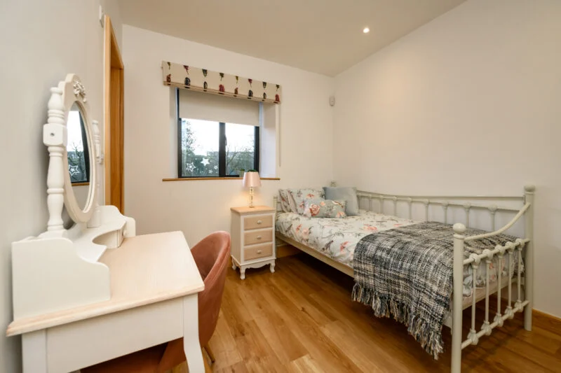 Park Cliffe Self Catering Cottage Bedroom