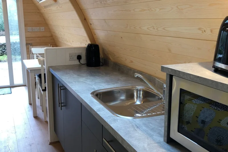 deluxe pod kitchenette