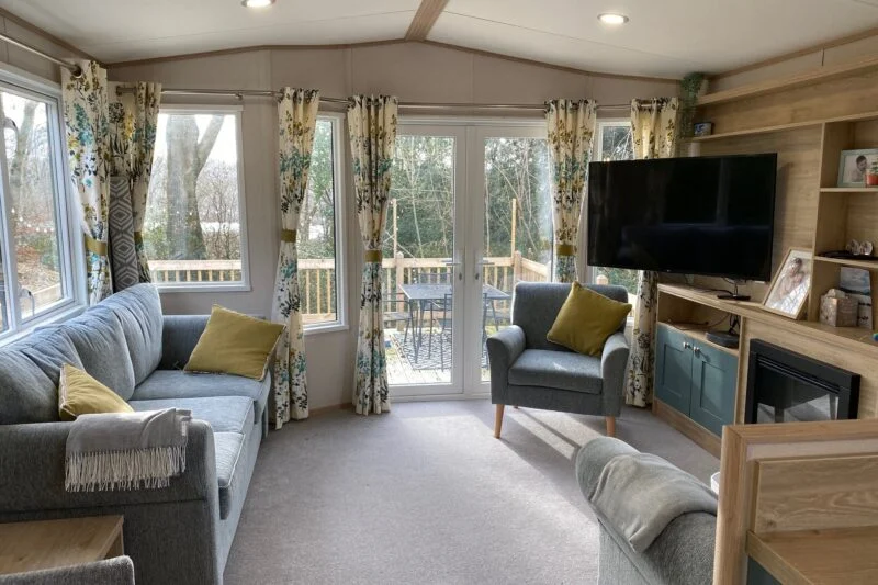 pre owned ABI Roecliffe lounge with tv sofa and armchairs