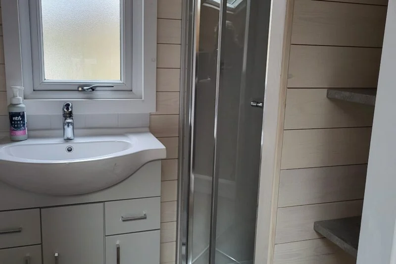 deluxe pod bathroom
