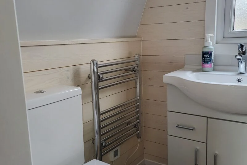 deluxe pod bathroom