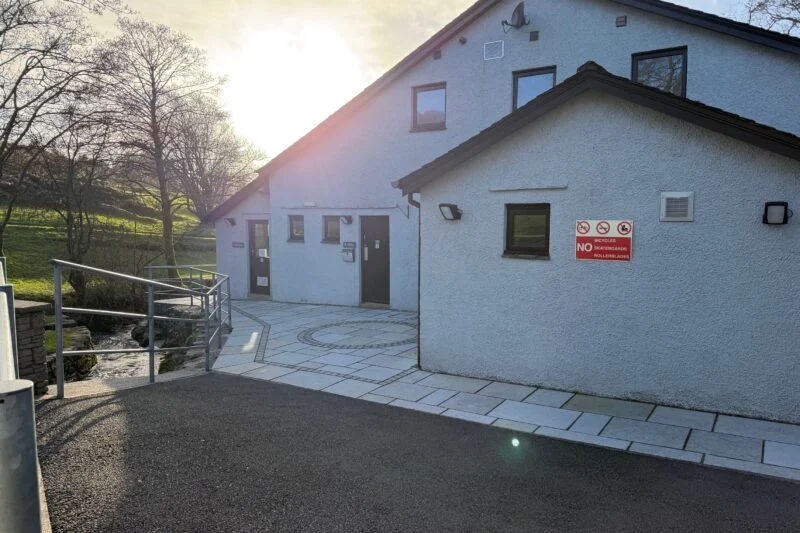 Slope and level access round facility block
